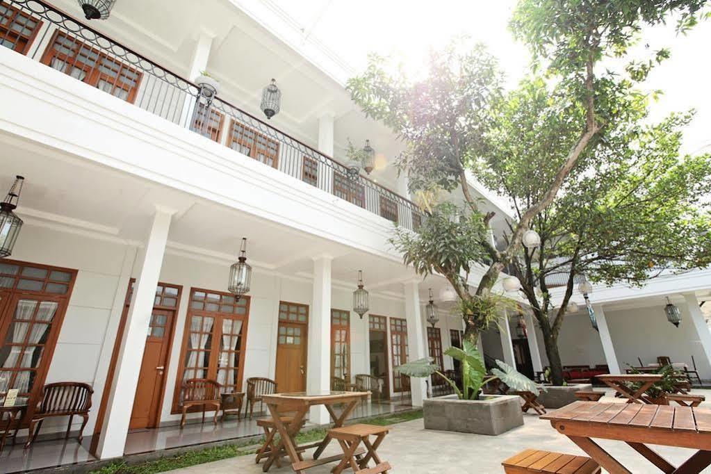 De' Halimun Guest House Bandung Exteriör bild